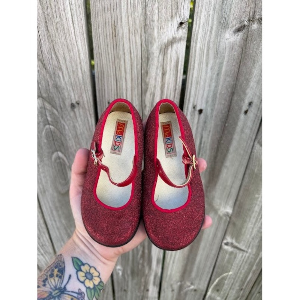 Vintage Glitter Dorothy McKids Mary Jane Shoes Size 6 Red Sparkly Buckle Flats